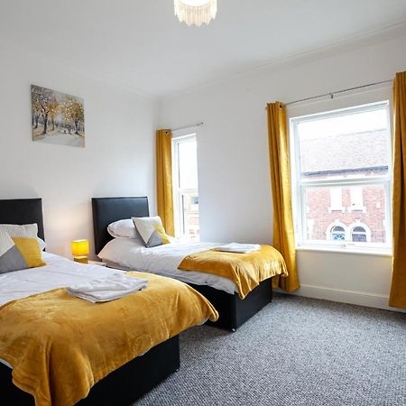 Stay Comfortable-City Centre Location- Sleeps Up To 9 Stoke-on-Trent Eksteriør bilde