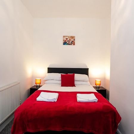 Stay Comfortable-City Centre Location- Sleeps Up To 9 Stoke-on-Trent Eksteriør bilde