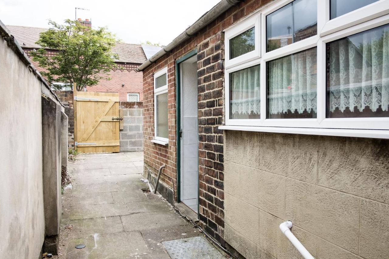 Stay Comfortable-City Centre Location- Sleeps Up To 9 Stoke-on-Trent Eksteriør bilde