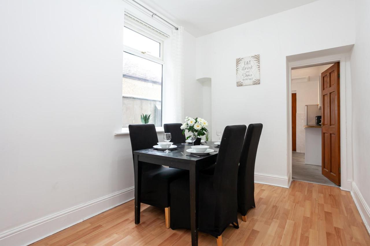 Stay Comfortable-City Centre Location- Sleeps Up To 9 Stoke-on-Trent Eksteriør bilde