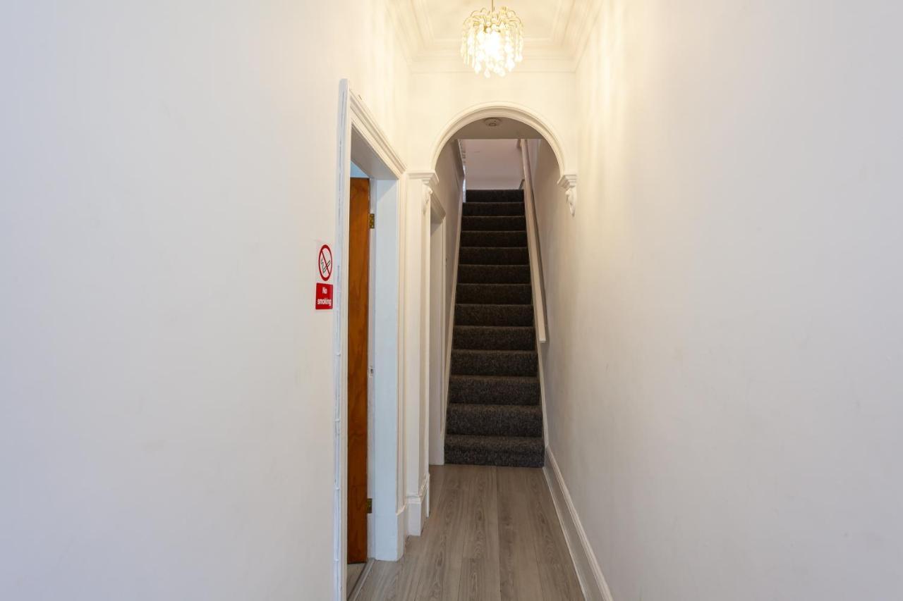 Stay Comfortable-City Centre Location- Sleeps Up To 9 Stoke-on-Trent Eksteriør bilde