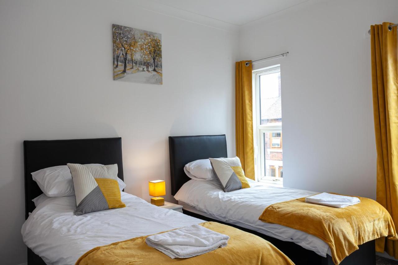 Stay Comfortable-City Centre Location- Sleeps Up To 9 Stoke-on-Trent Eksteriør bilde