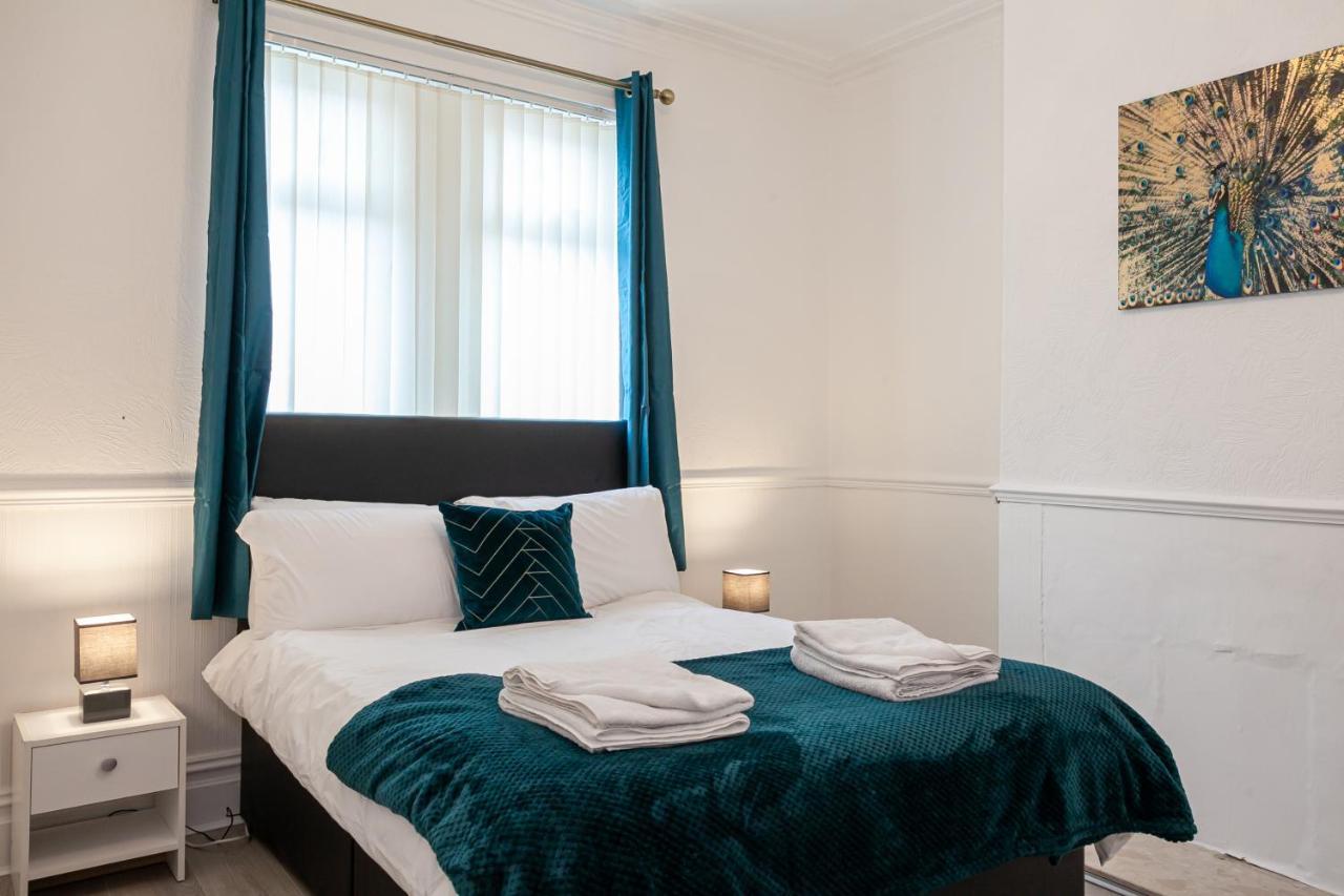 Stay Comfortable-City Centre Location- Sleeps Up To 9 Stoke-on-Trent Eksteriør bilde