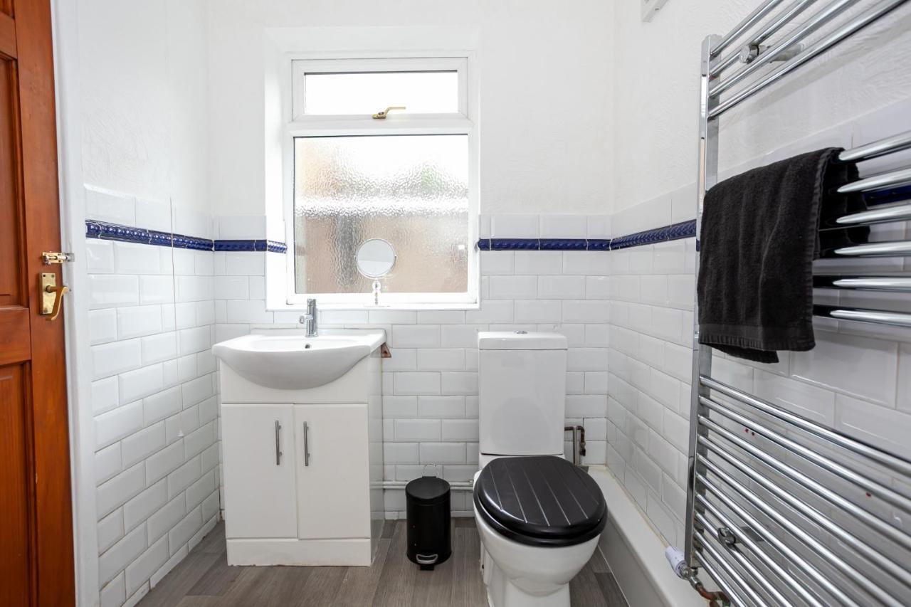 Stay Comfortable-City Centre Location- Sleeps Up To 9 Stoke-on-Trent Eksteriør bilde