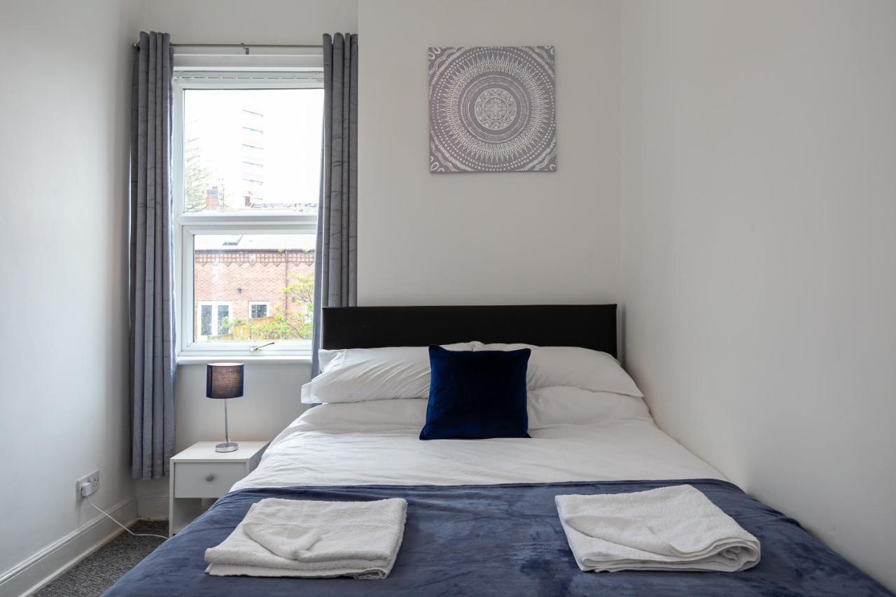 Stay Comfortable-City Centre Location- Sleeps Up To 9 Stoke-on-Trent Eksteriør bilde