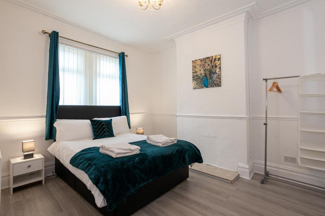 Stay Comfortable-City Centre Location- Sleeps Up To 9 Stoke-on-Trent Eksteriør bilde