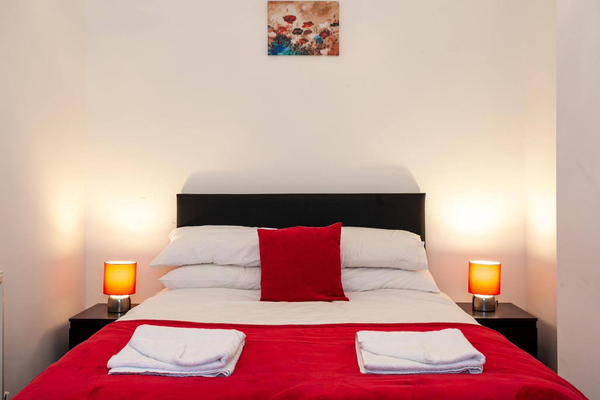 Stay Comfortable-City Centre Location- Sleeps Up To 9 Stoke-on-Trent Eksteriør bilde